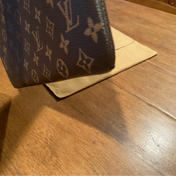 Louis Vuitton daily pouch - Picture 14 of 17